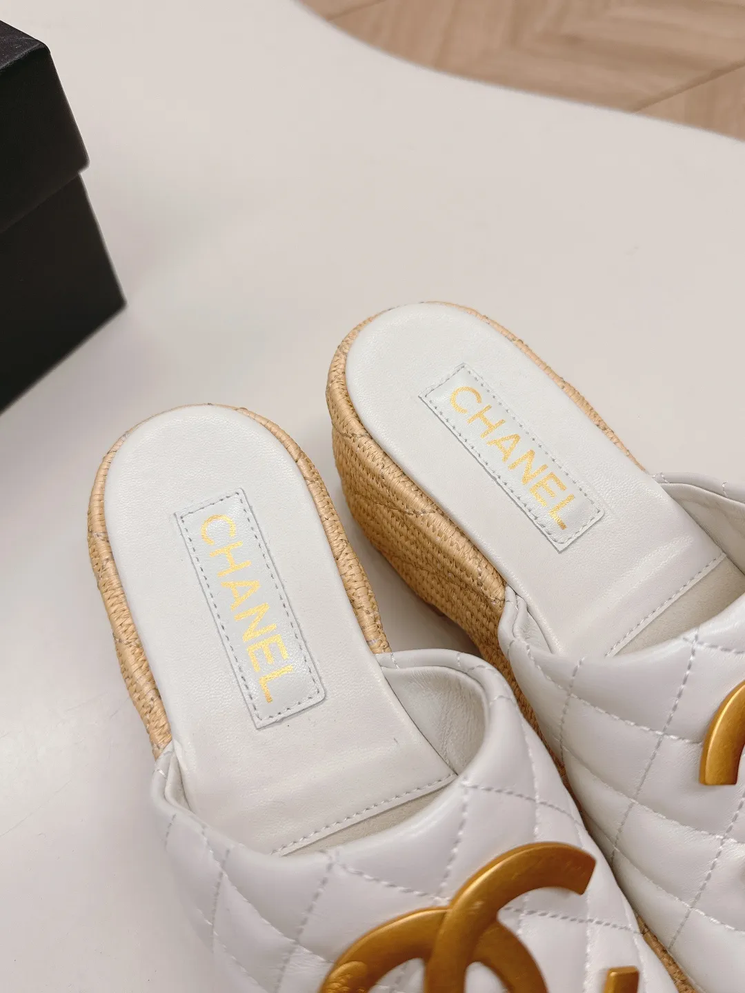 👟👟Ex-factory price 560👟👟 CHANEL Chanel 2025 new sandals and slippers series classic series every style is great rhombus platform sandals and slippers elegant and noble comfortable and versatile upper: sheepskin foot pad: sheepskin sole: rubber outsole size: 35-40